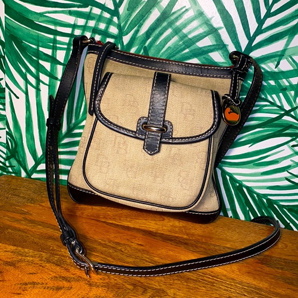 Dooney & Bourke Handbags - Dooney & Bourke Signature Crossbody Bag
